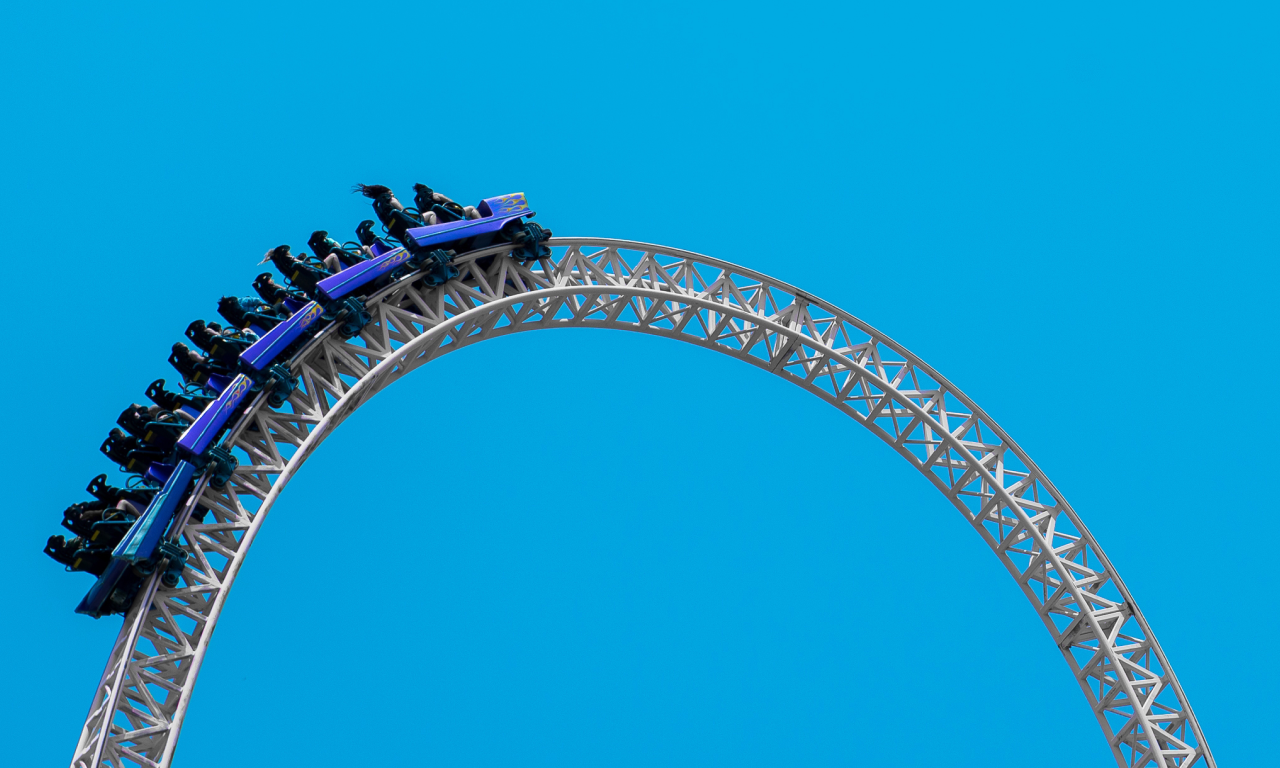 roller coaster moving upwards and downwards